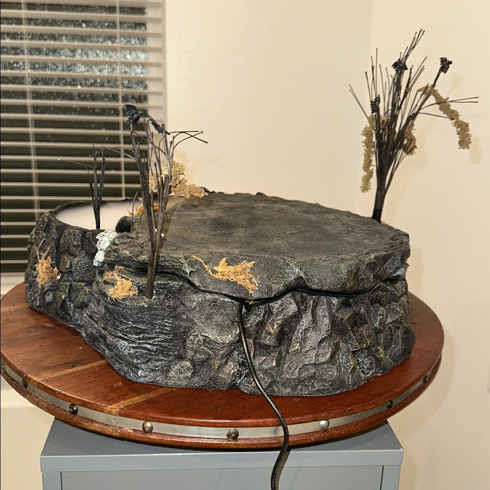 Department 56 Foggy Point Platform - Black and Gray - Picture 8 of 11